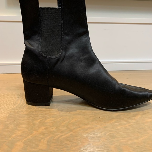 Emilie Briting na-Kd satin boots. - Picture 4 of 8